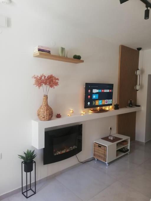 Brio Luxurious Urban Stay In Heraklio,Wifi,Αc Iraklion Buitenkant foto