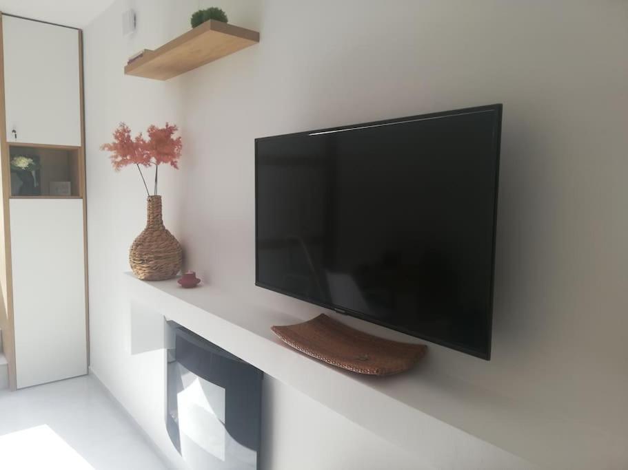 Brio Luxurious Urban Stay In Heraklio,Wifi,Αc Iraklion Buitenkant foto