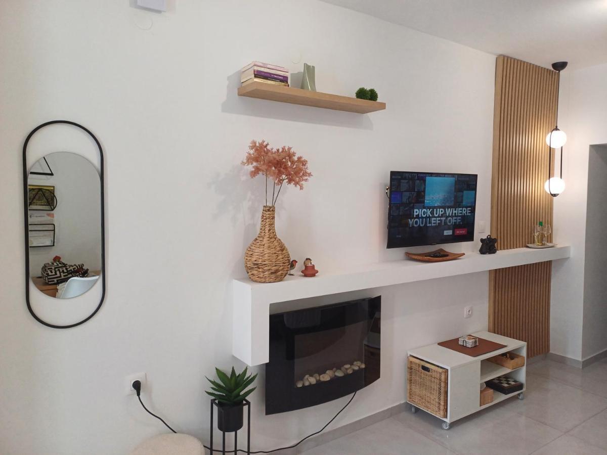 Brio Luxurious Urban Stay In Heraklio,Wifi,Αc Iraklion Buitenkant foto